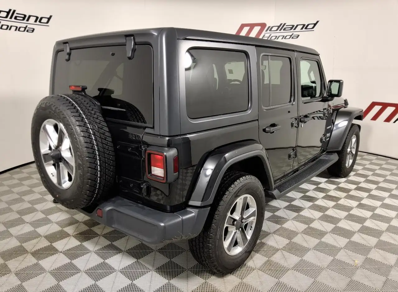 Jeep Wrangler photo Jeep Wrangler