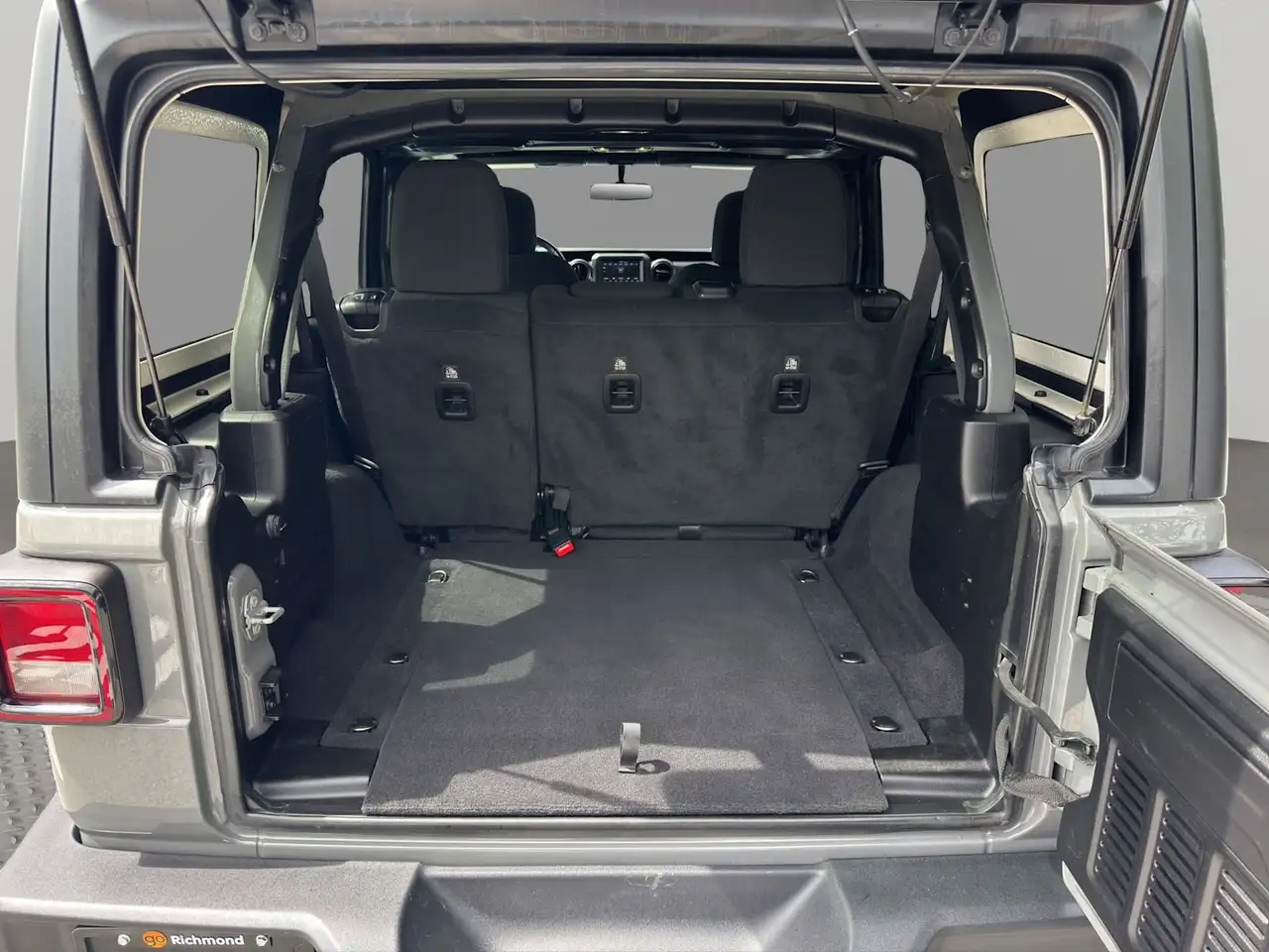 Jeep Wrangler photo Jeep Wrangler