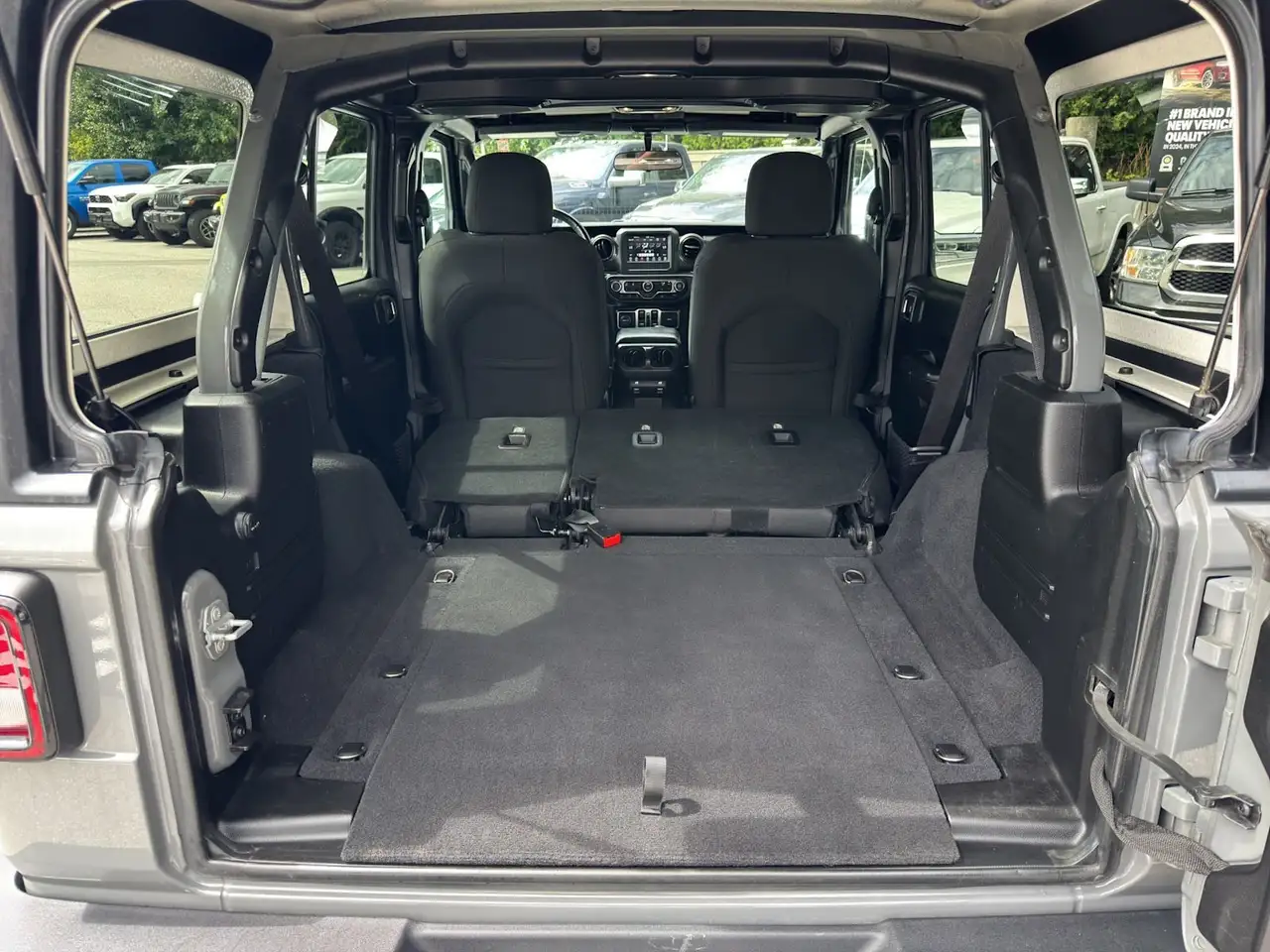 Jeep Wrangler photo Jeep Wrangler