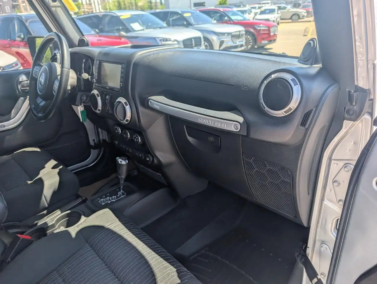 Jeep Wrangler снимка Jeep Wrangler