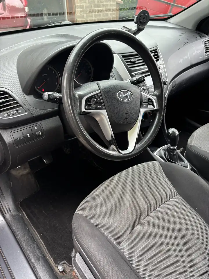 Hyundai ACCENT снимка Hyundai ACCENT