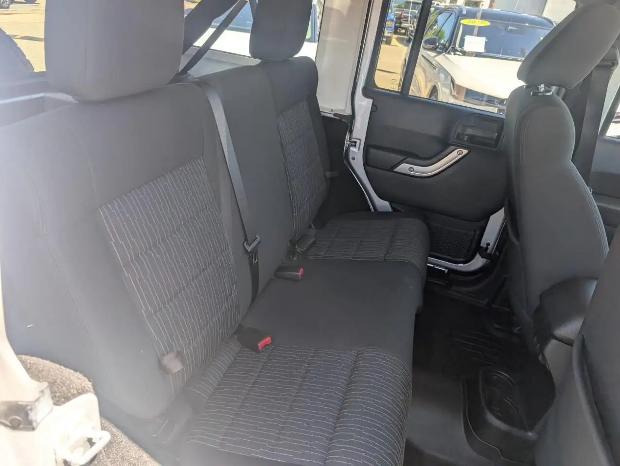 Jeep Wrangler снимка Jeep Wrangler