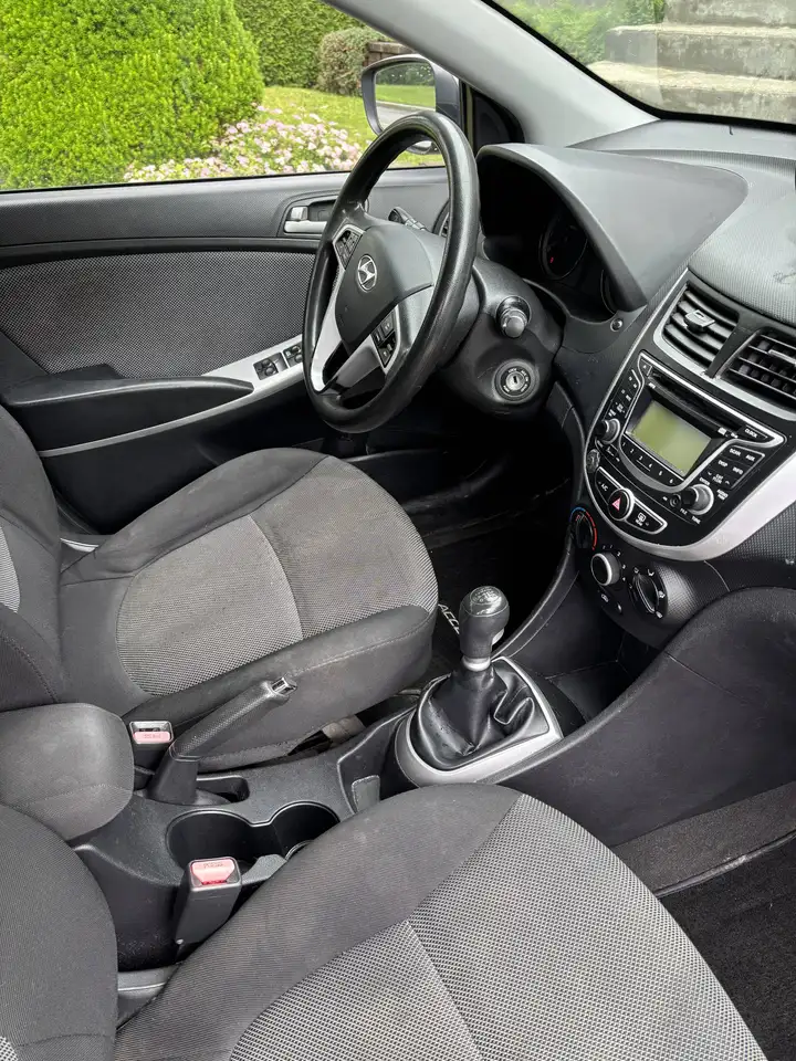 Hyundai ACCENT снимка Hyundai ACCENT