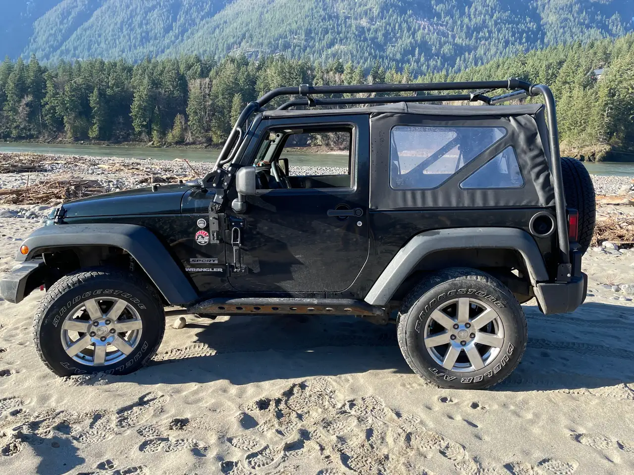 Jeep Wrangler photo Jeep Wrangler