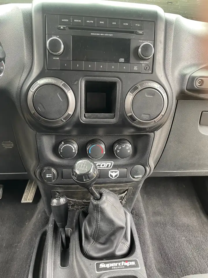 Jeep Wrangler photo Jeep Wrangler