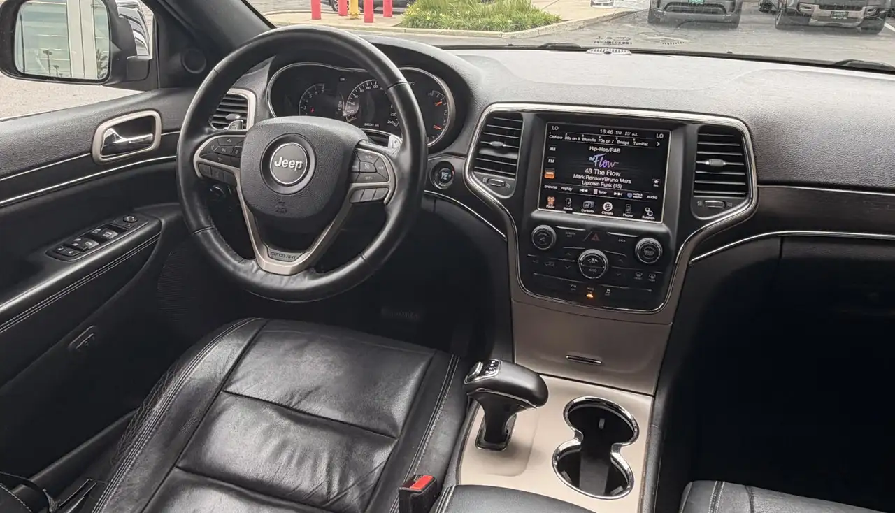 Jeep Grand Cherokee photo Jeep Grand Cherokee