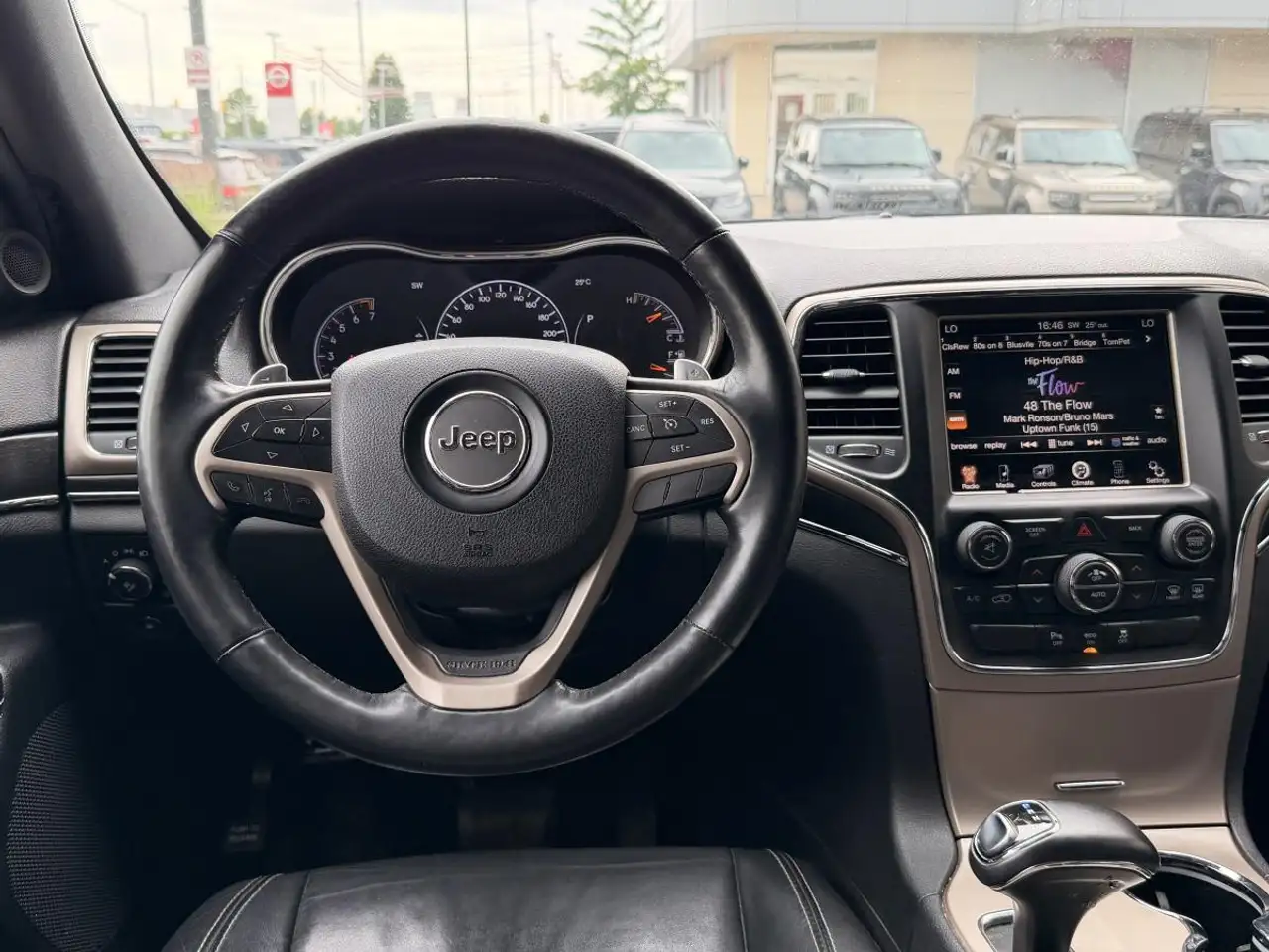 Jeep Grand Cherokee photo Jeep Grand Cherokee