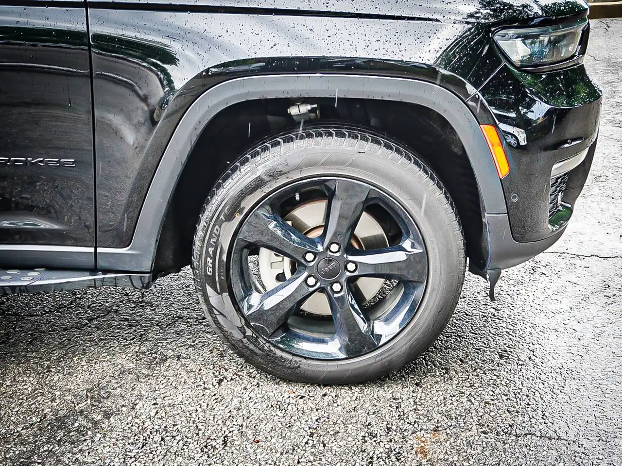 Jeep Grand Cherokee photo Jeep Grand Cherokee