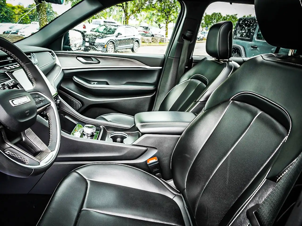 Jeep Grand Cherokee photo Jeep Grand Cherokee