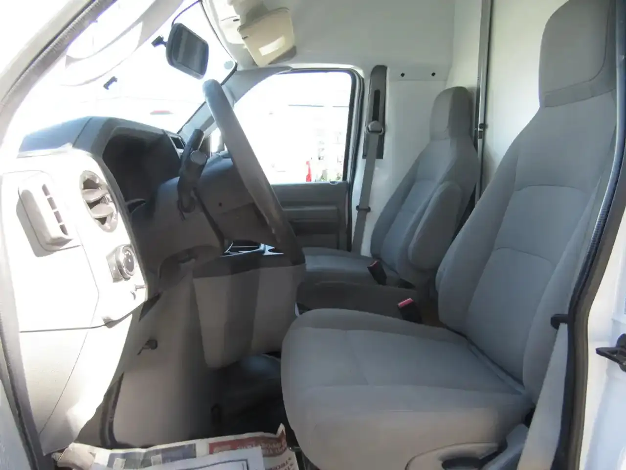 2024 Ford E-450