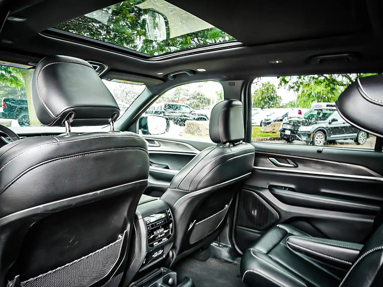 Jeep Grand Cherokee photo Jeep Grand Cherokee