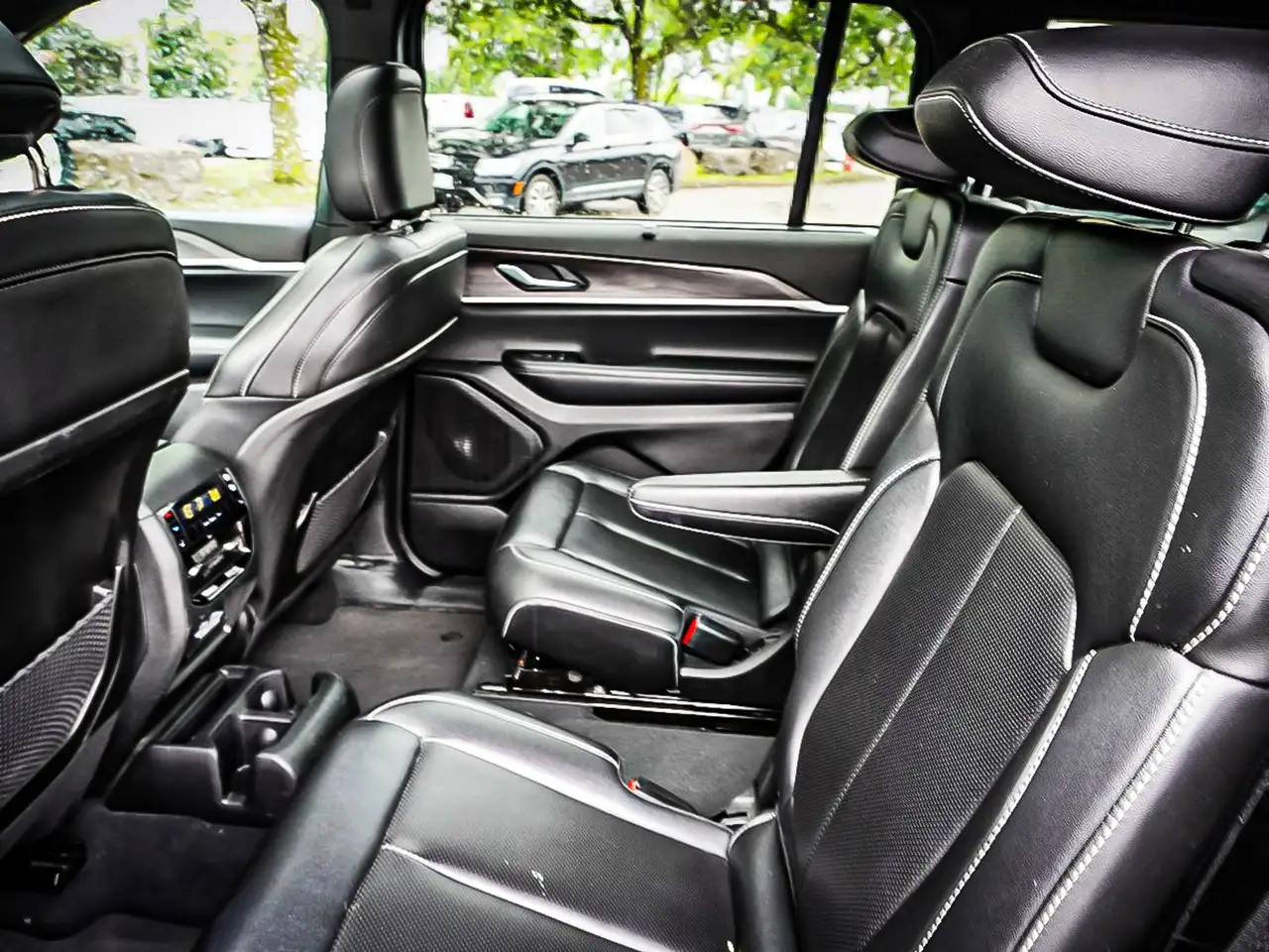 Jeep Grand Cherokee photo Jeep Grand Cherokee