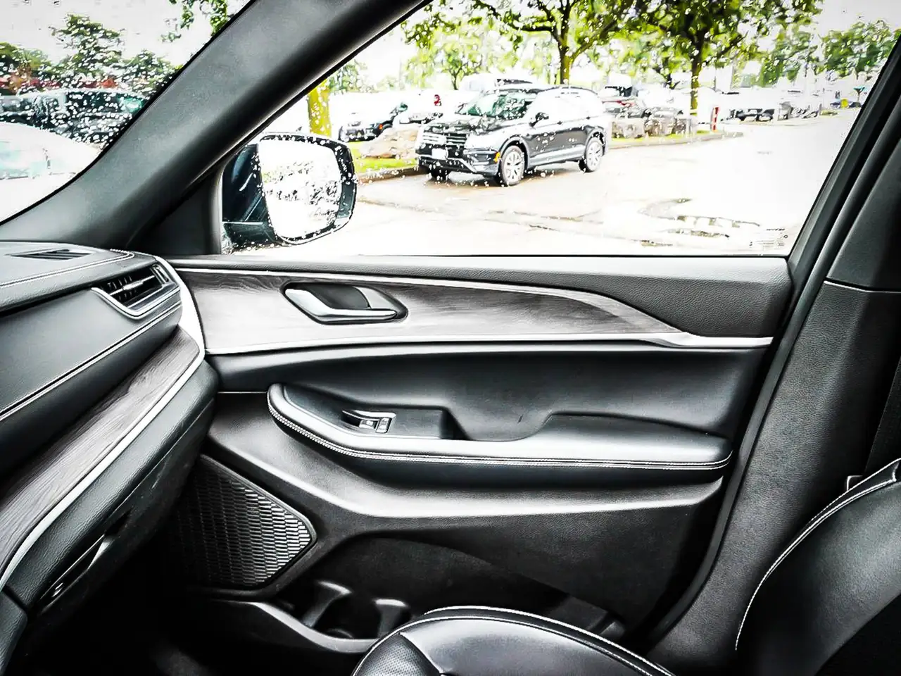 Jeep Grand Cherokee photo Jeep Grand Cherokee