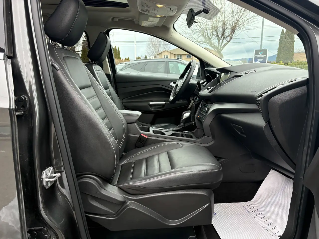 Ford Escape снимка Ford Escape