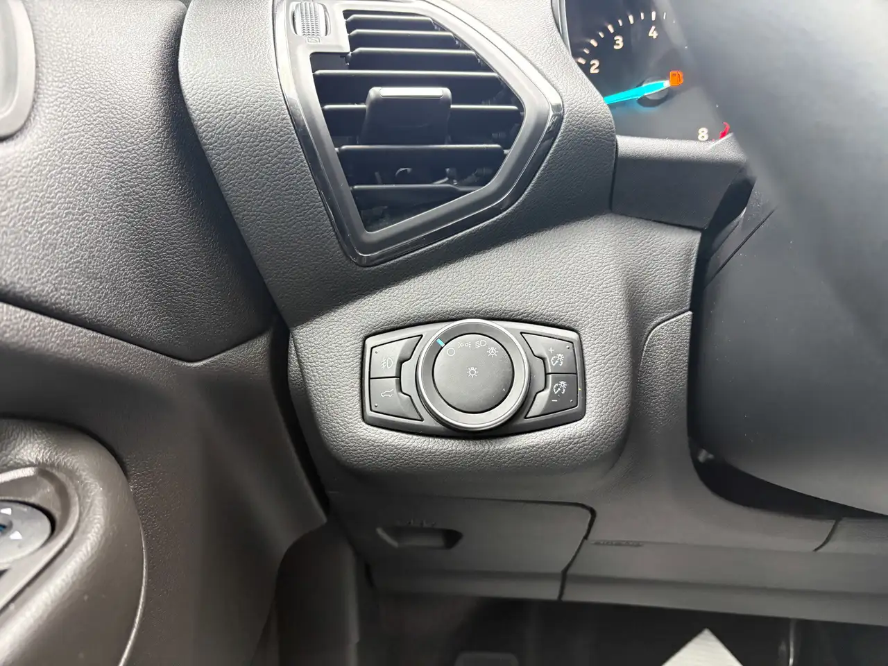 Ford Escape снимка Ford Escape
