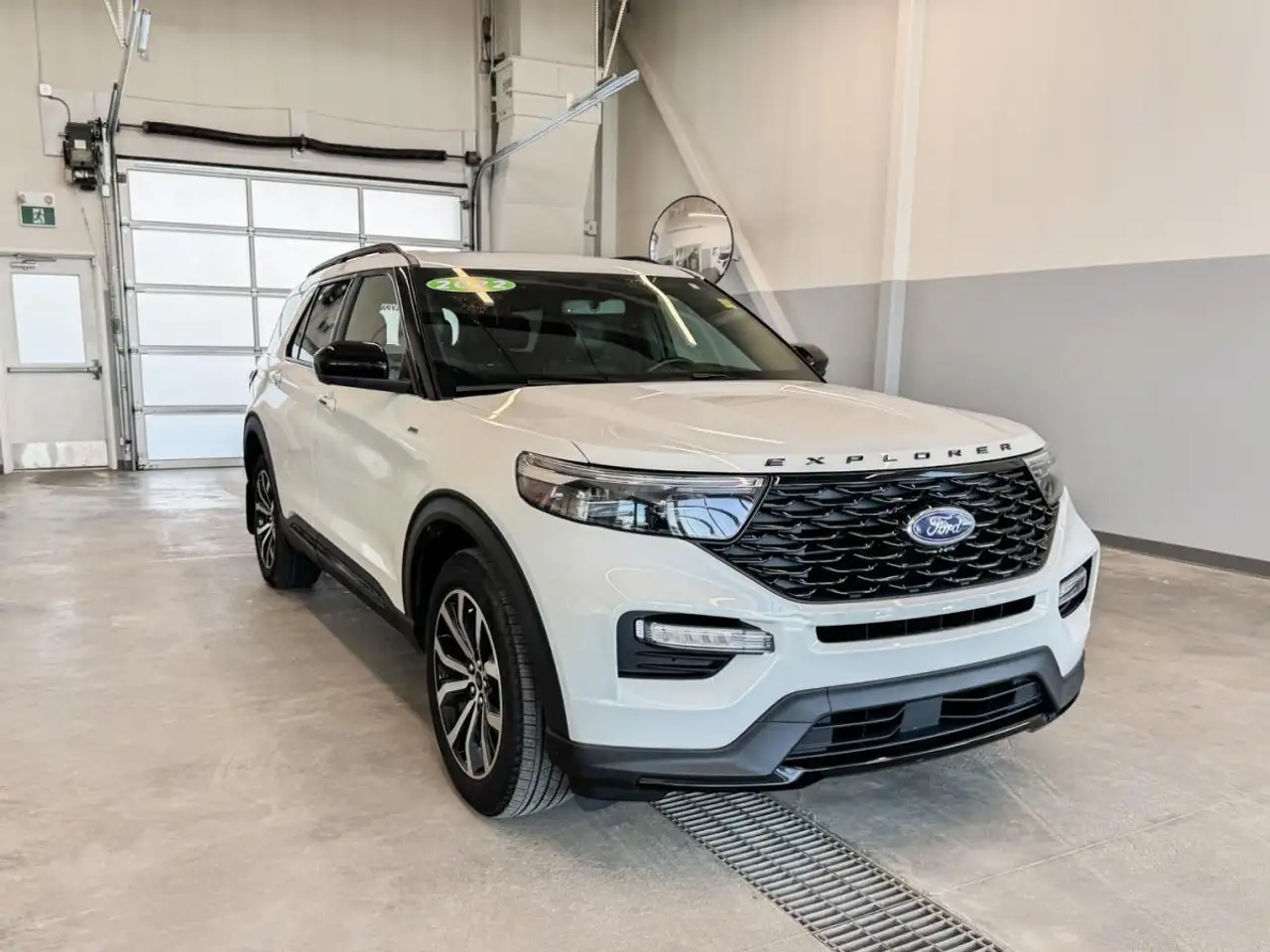 Ford Explorer снимка Ford Explorer