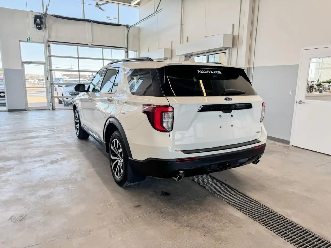 Ford Explorer снимка Ford Explorer