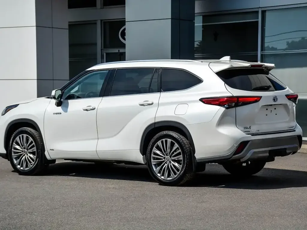 Toyota Highlander снимка Toyota Highlander