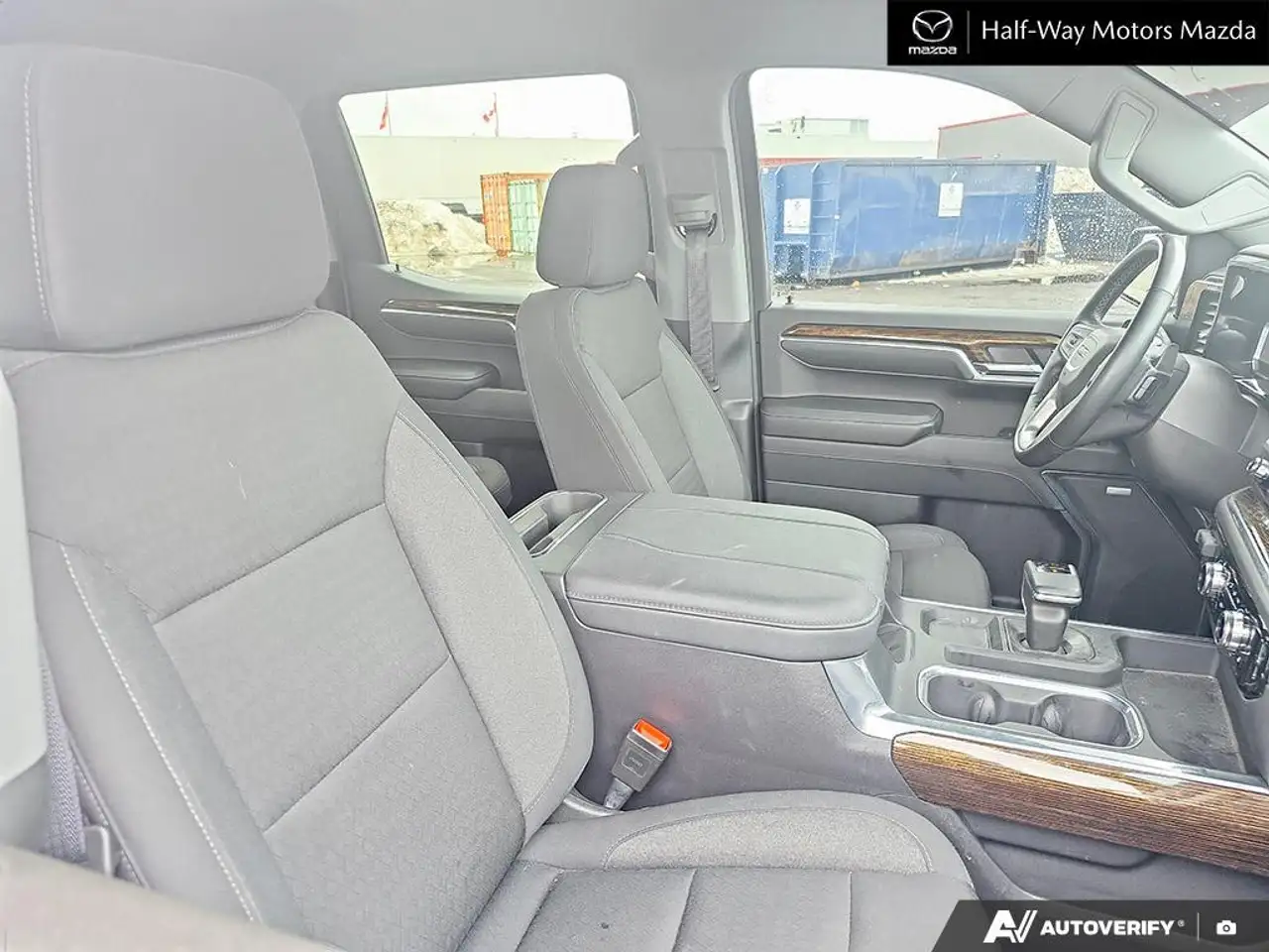 GMC Sierra 1500 снимка GMC Sierra 1500