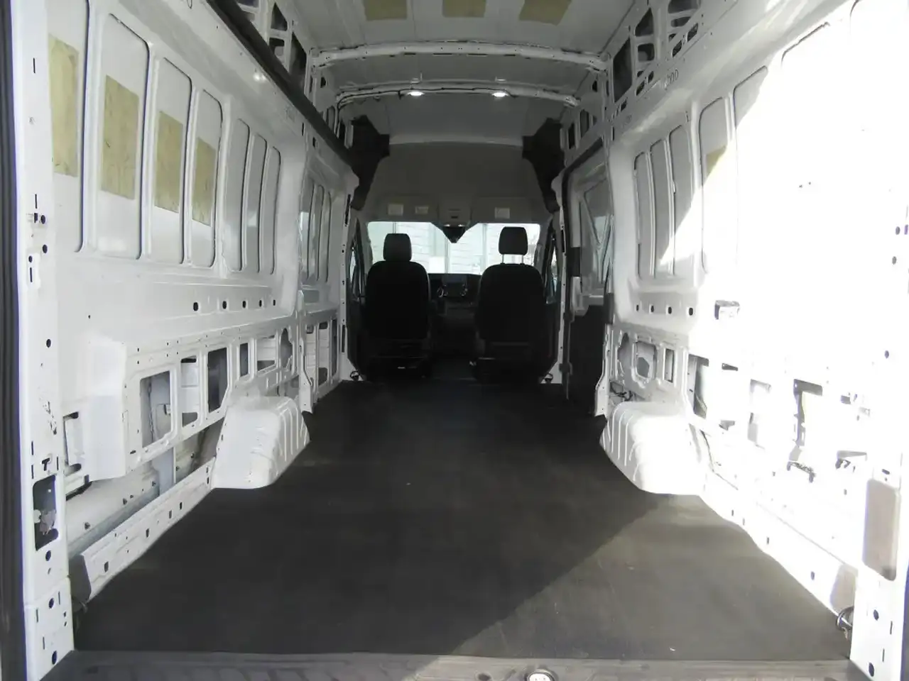 2022 Ford Transit Cargo Van