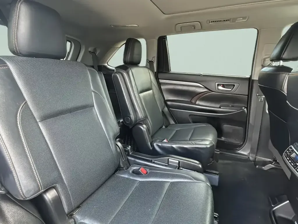 Toyota Highlander снимка Toyota Highlander