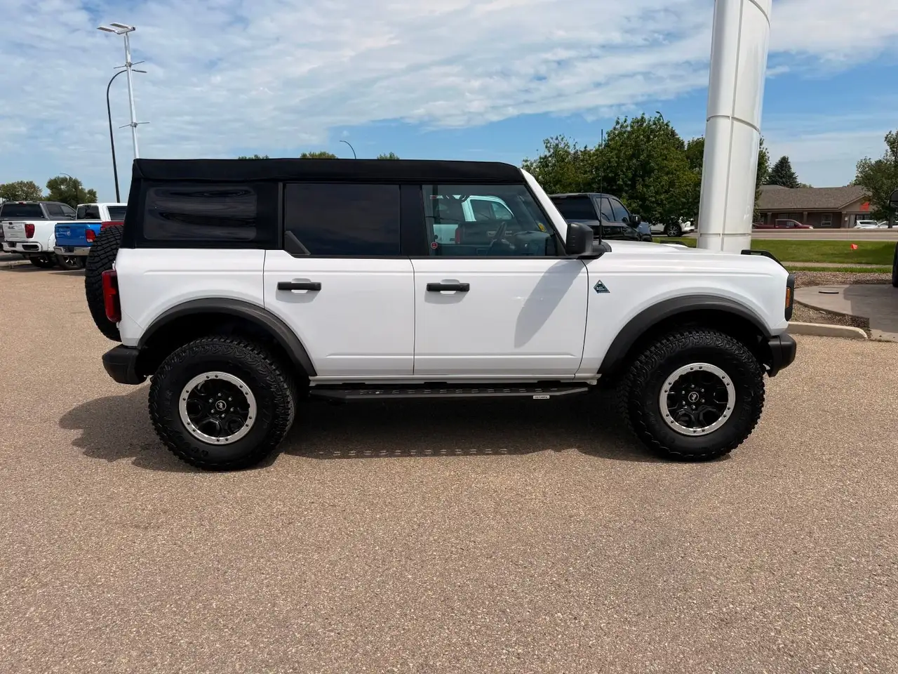 Ford Bronco photo Ford Bronco