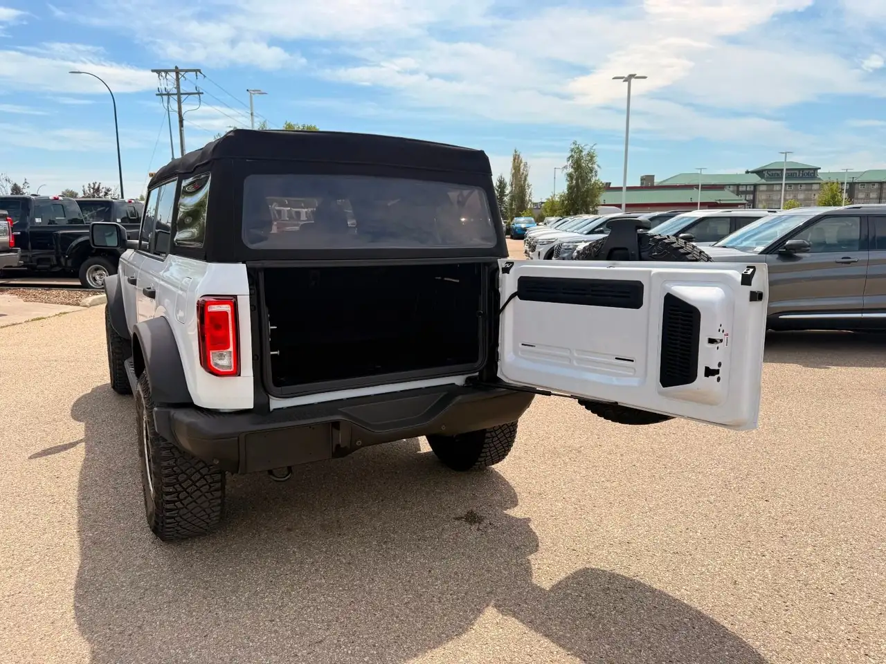 Ford Bronco photo Ford Bronco