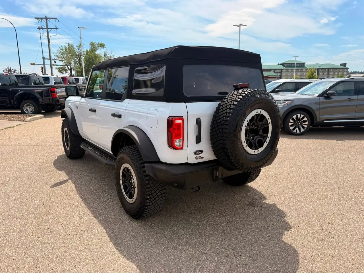 Ford Bronco photo Ford Bronco