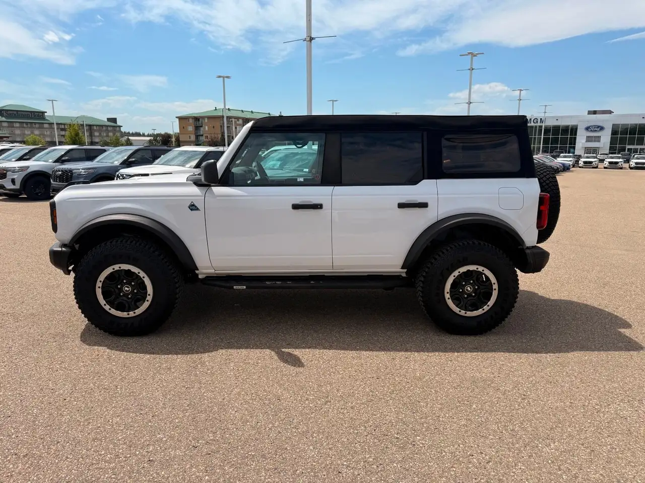 Ford Bronco photo Ford Bronco