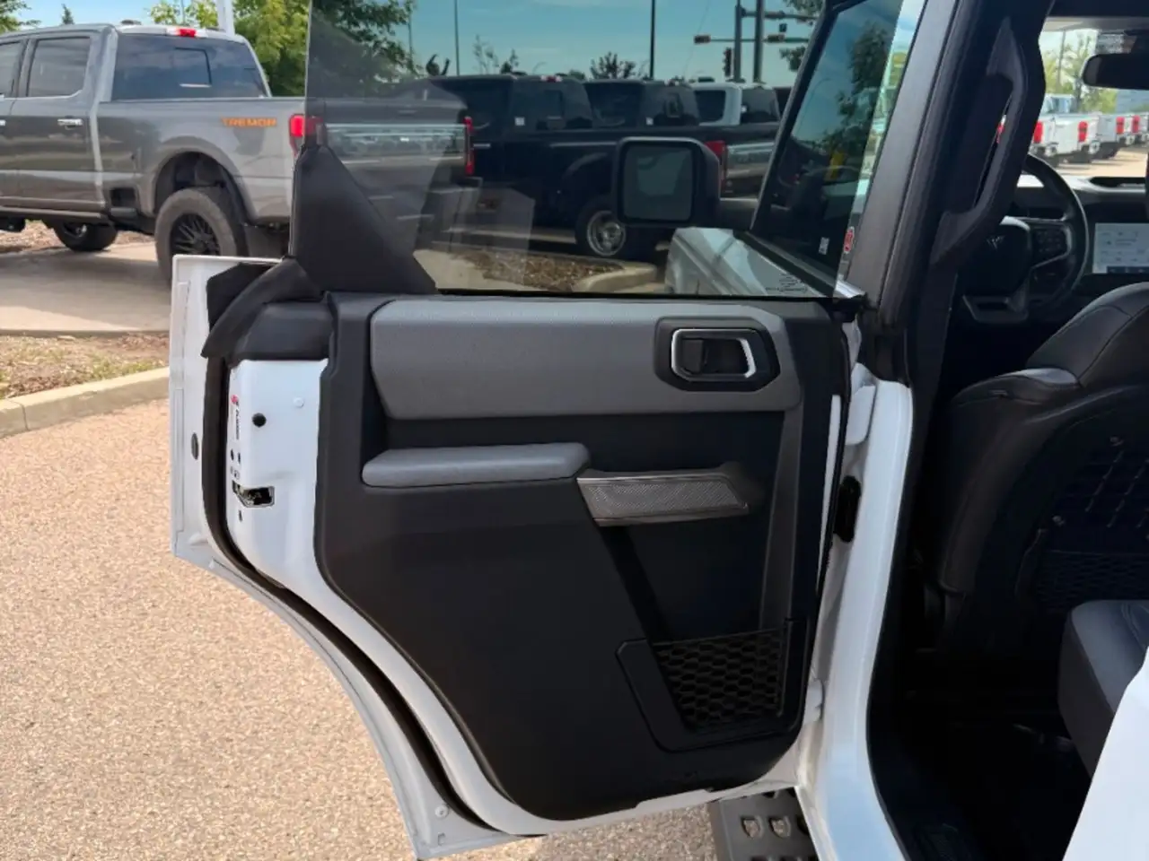 Ford Bronco photo Ford Bronco