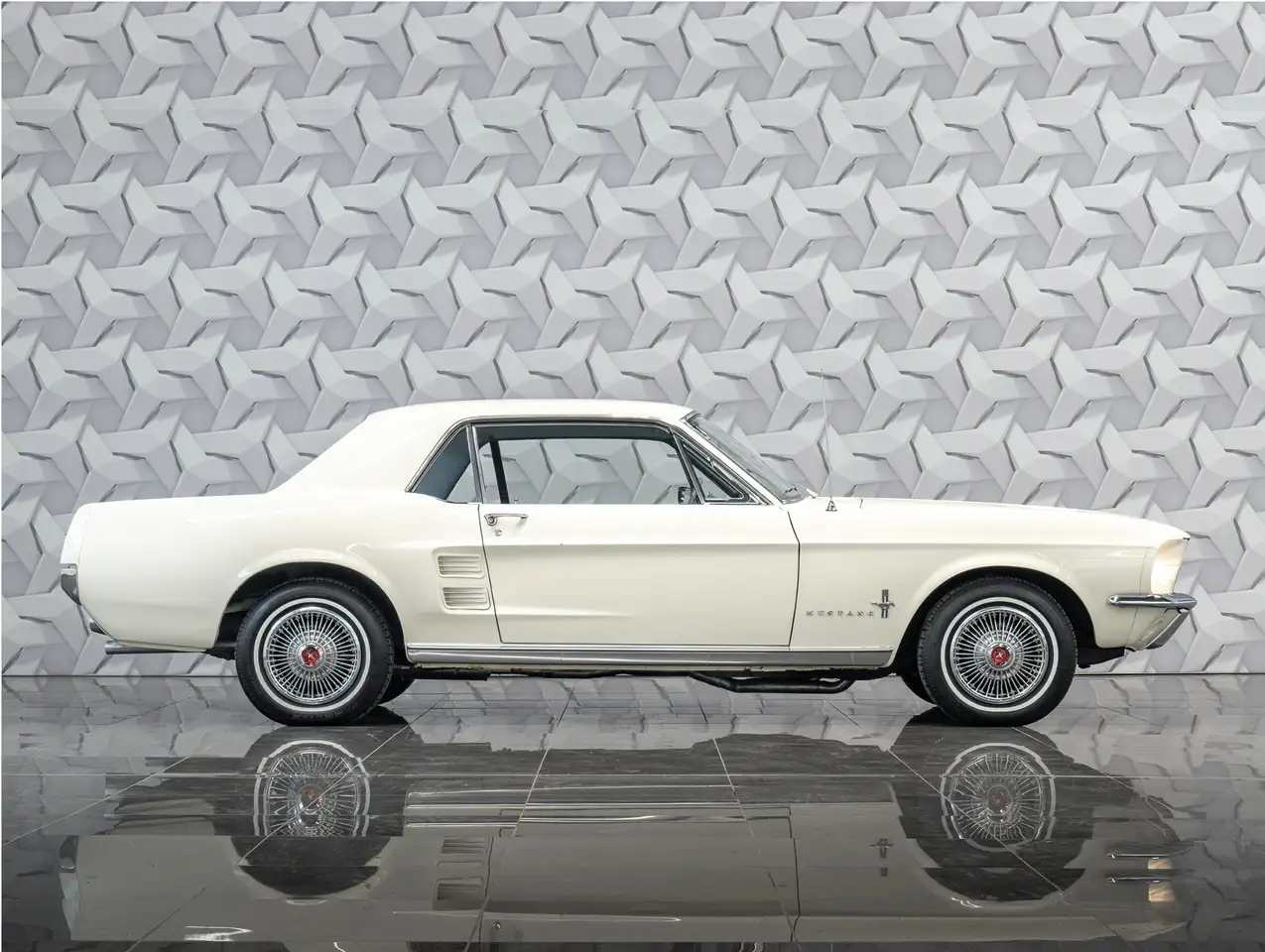 Ford Mustang photo Ford Mustang