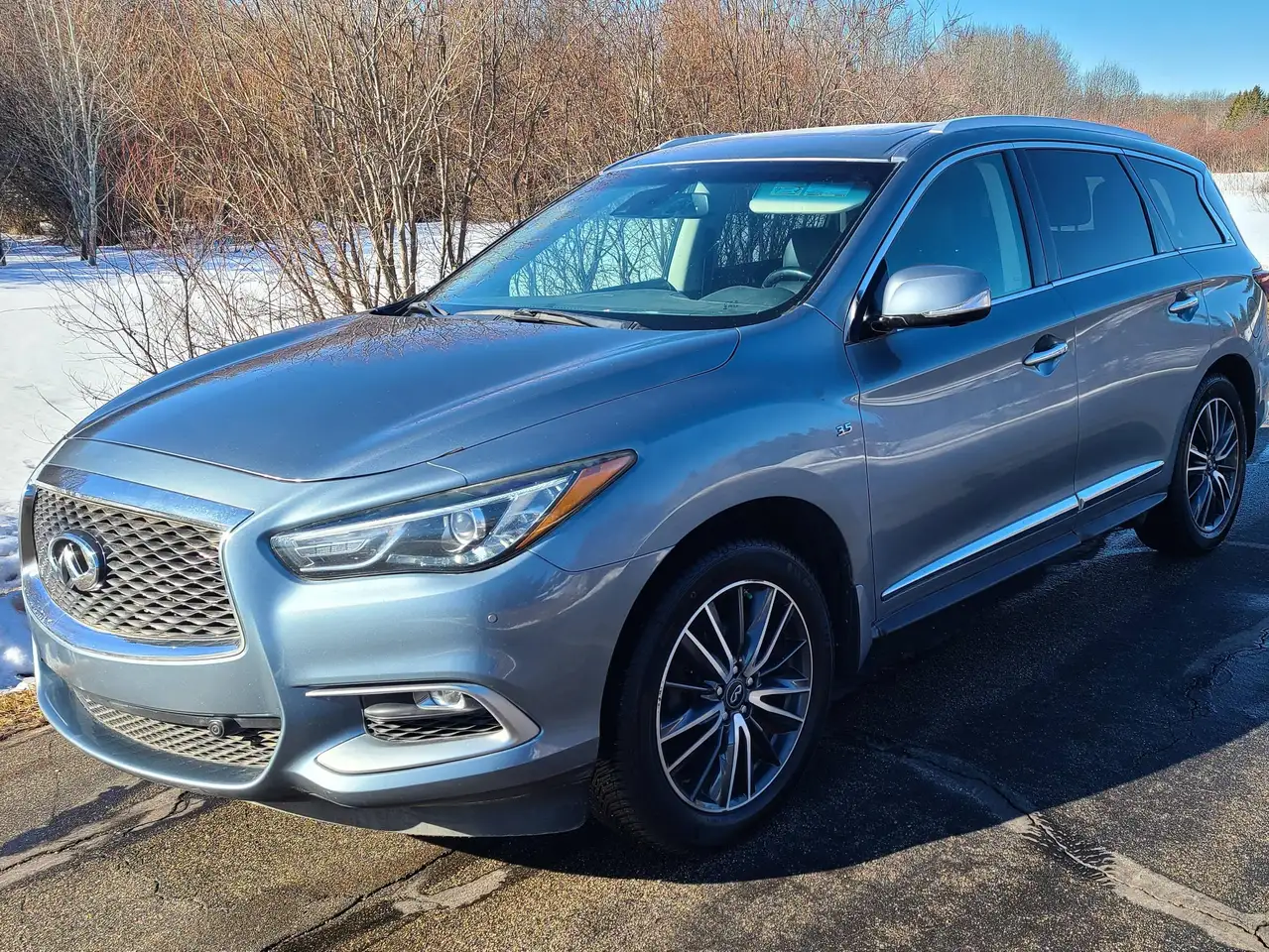 Infiniti QX60 снимка Infiniti QX60