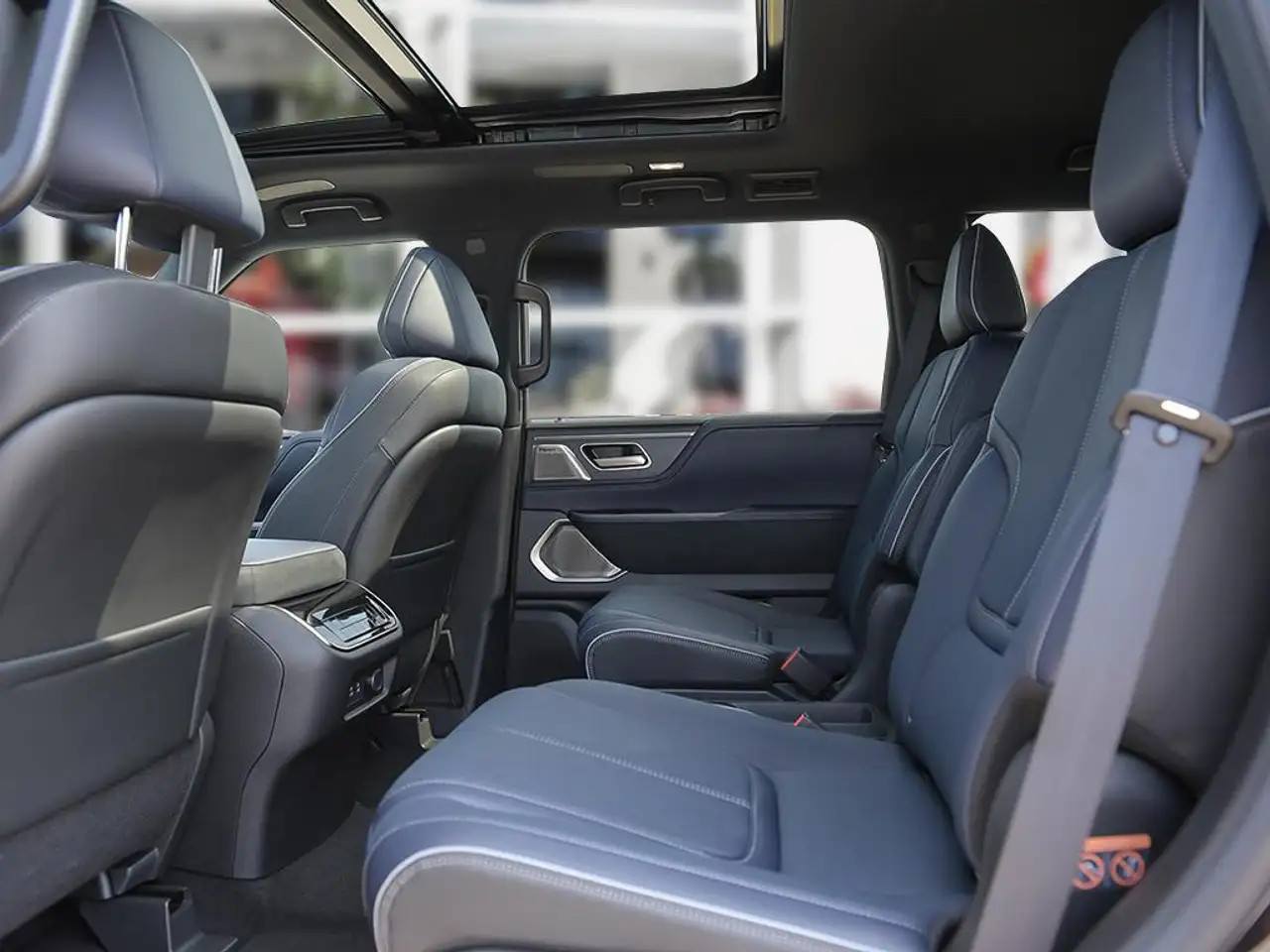 Infiniti QX80 снимка Infiniti QX80