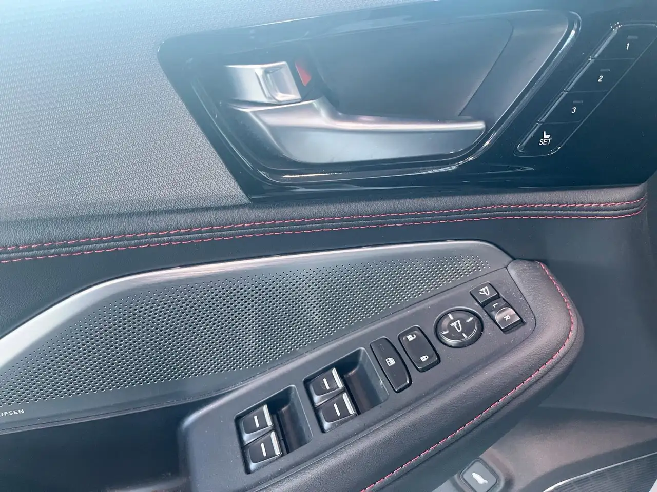 Acura MDX снимка Acura MDX