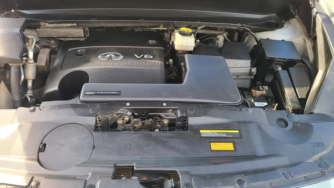 Infiniti QX60 снимка Infiniti QX60