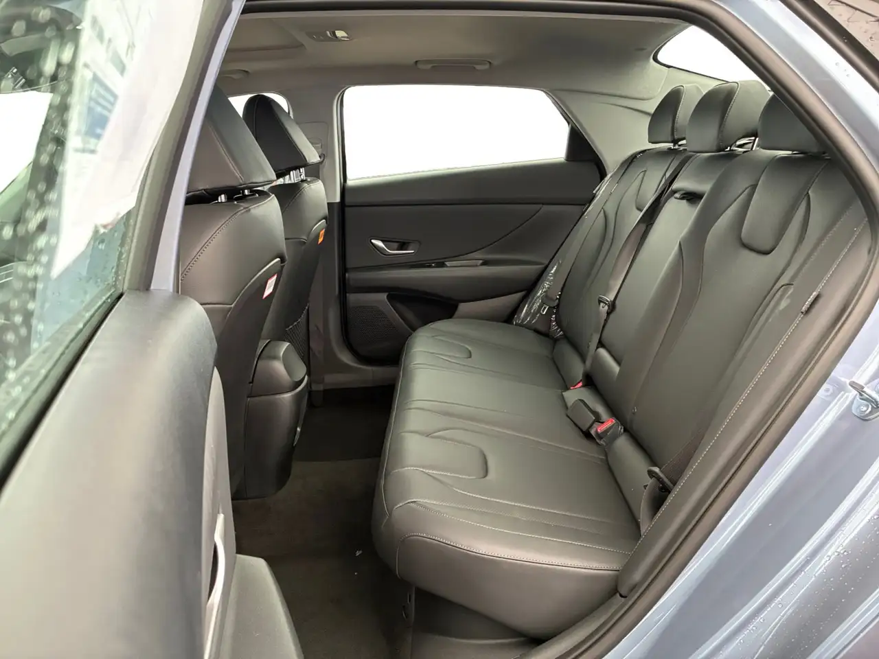 Hyundai ELANTRA photo Hyundai ELANTRA