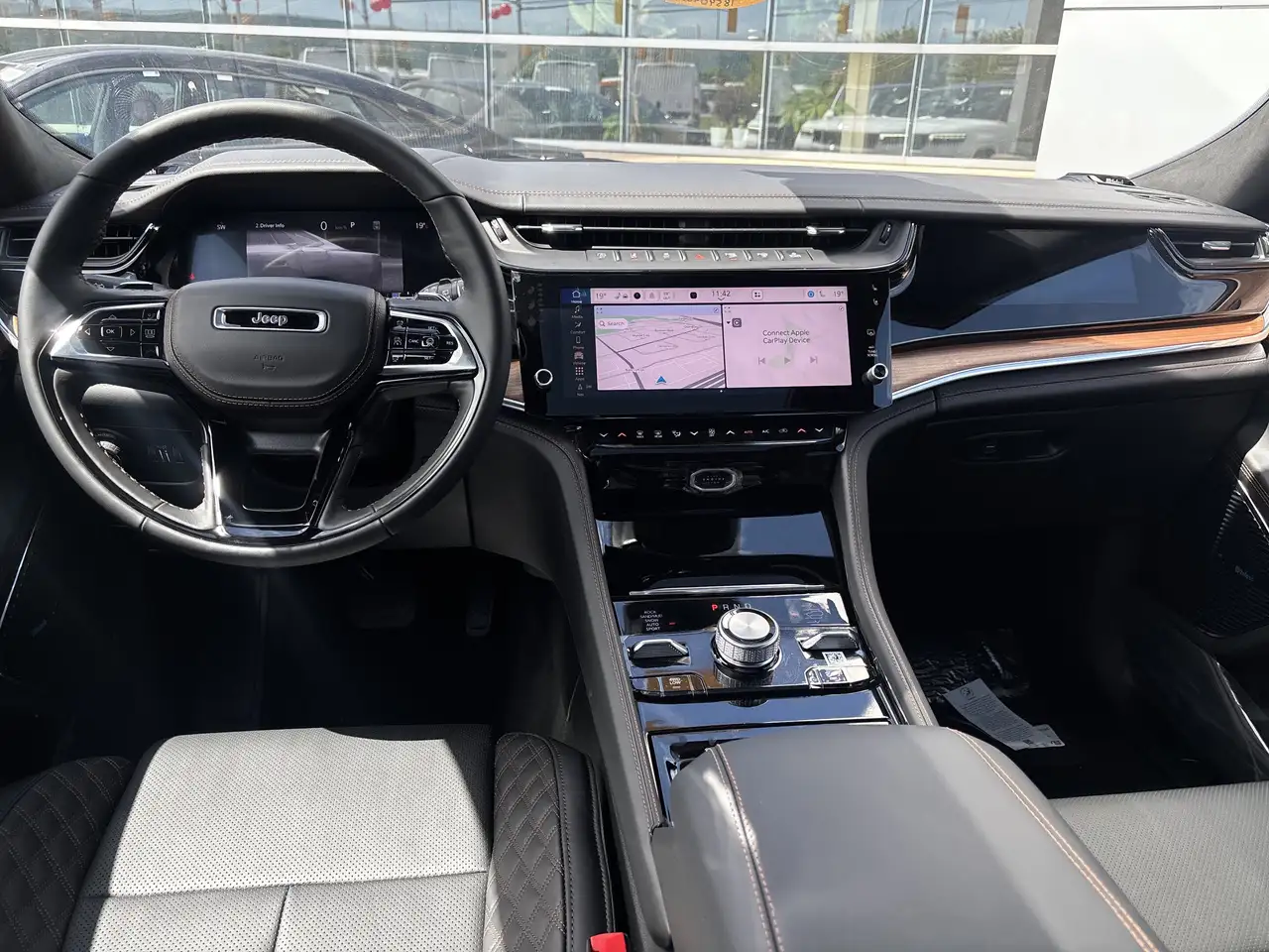 Jeep Grand Cherokee снимка Jeep Grand Cherokee