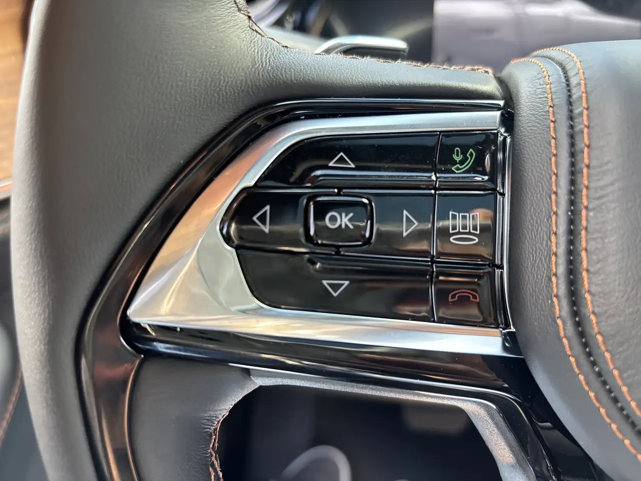 Jeep Grand Cherokee снимка Jeep Grand Cherokee