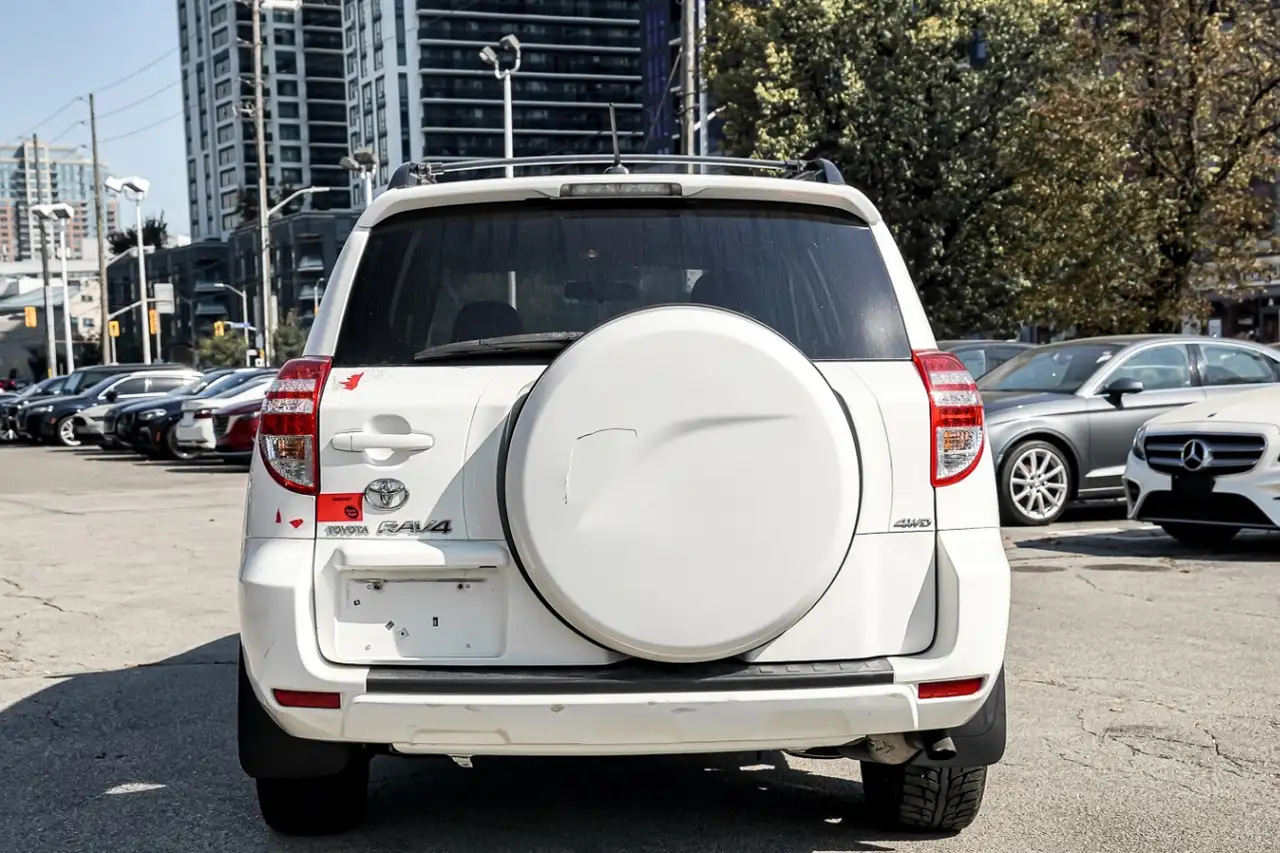 Toyota RAV 4 снимка Toyota RAV 4
