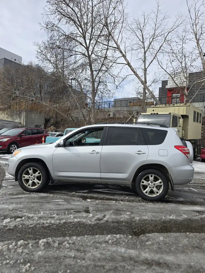 Toyota RAV 4 снимка Toyota RAV 4