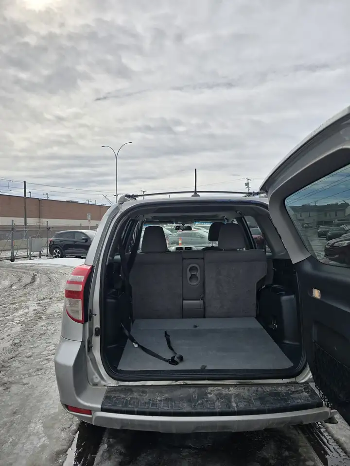 Toyota RAV 4 снимка Toyota RAV 4