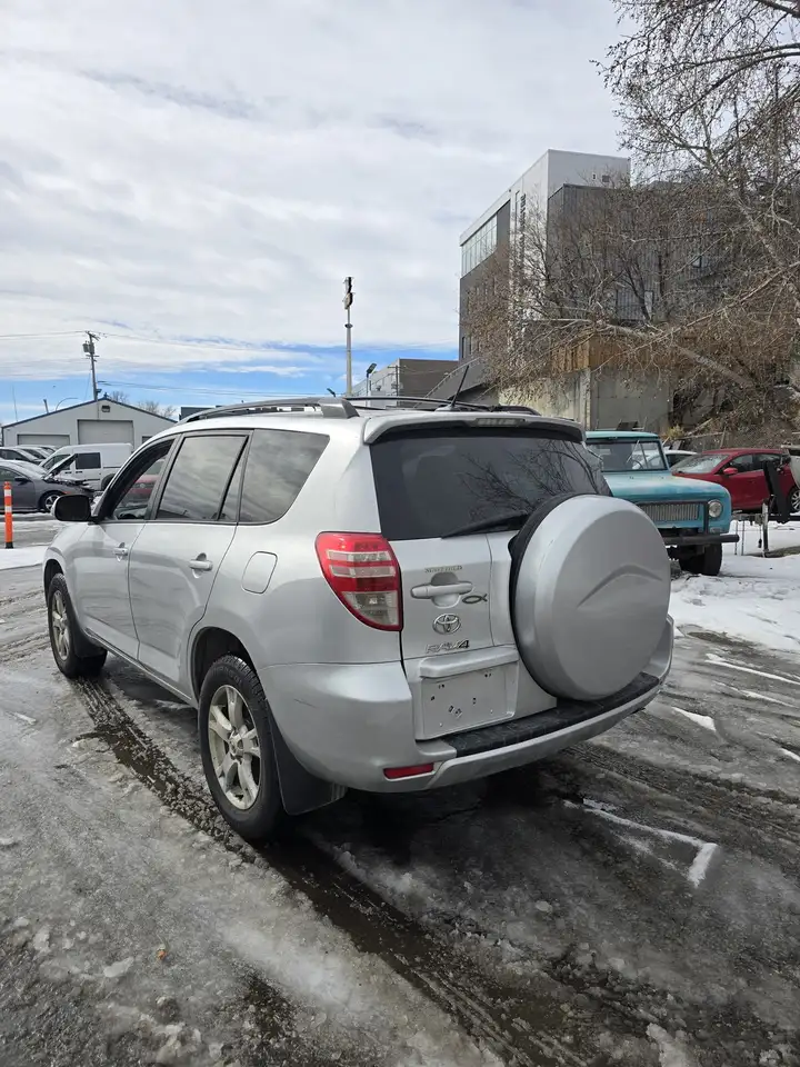 Toyota RAV 4 снимка Toyota RAV 4