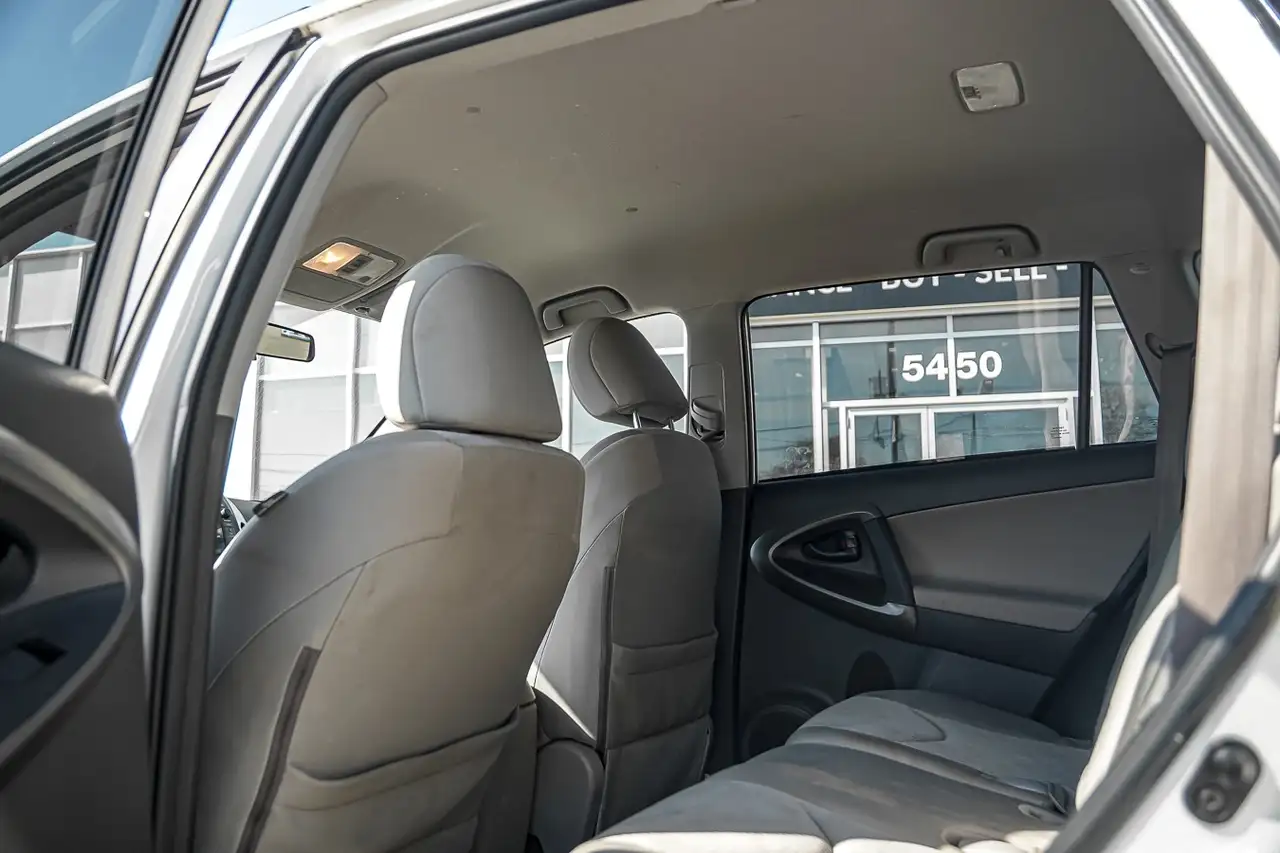 Toyota RAV 4 снимка Toyota RAV 4