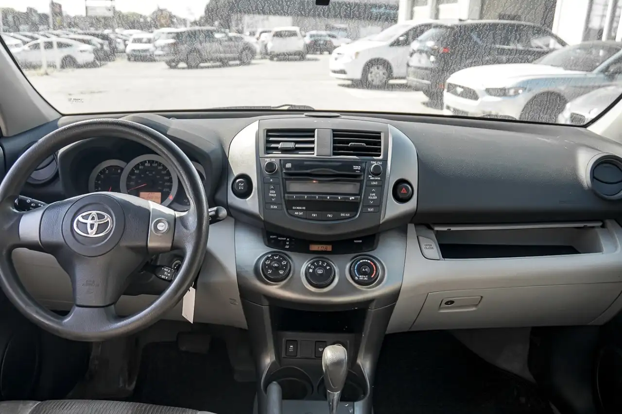 Toyota RAV 4 снимка Toyota RAV 4