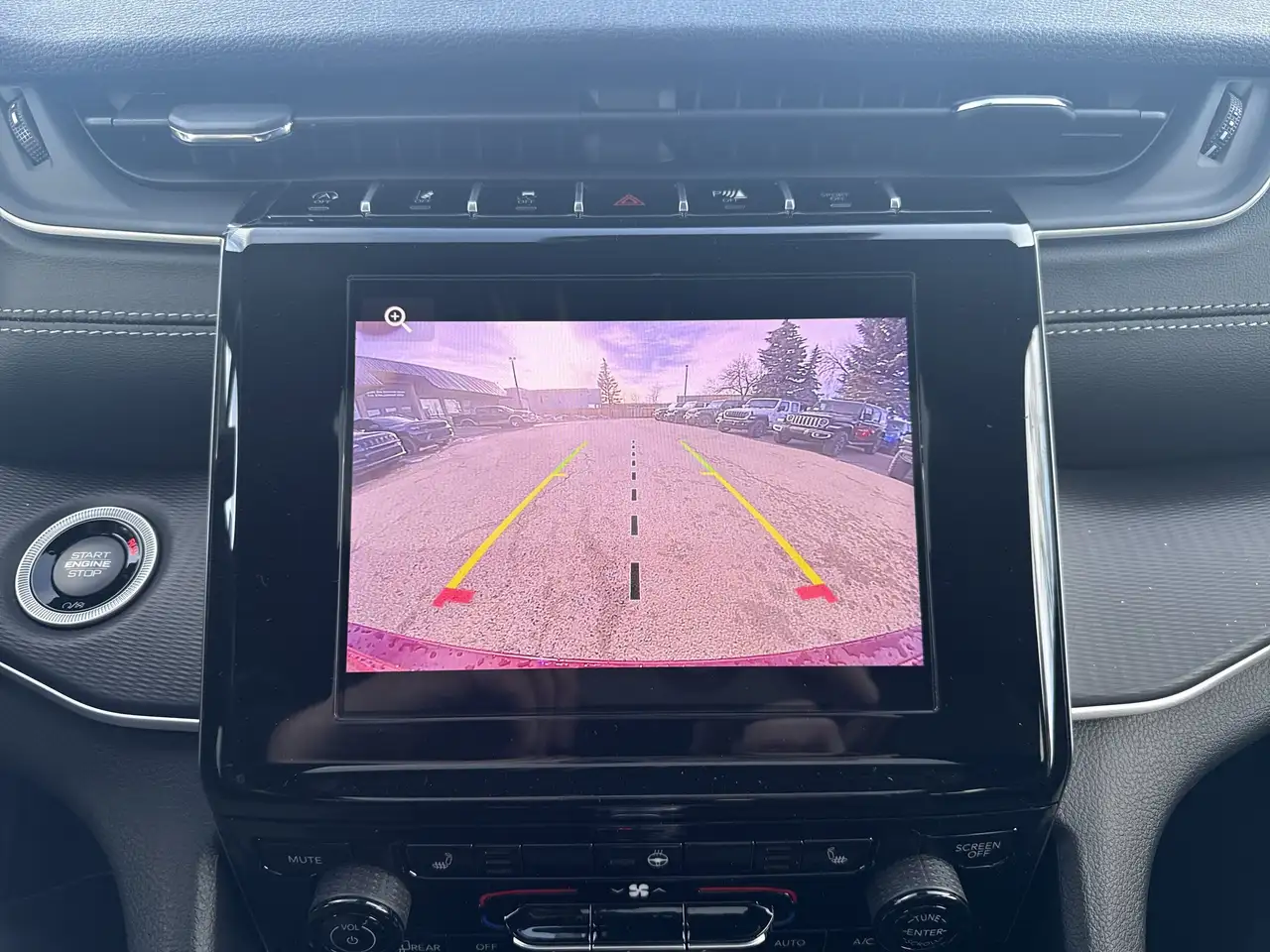 Jeep Grand Cherokee снимка Jeep Grand Cherokee