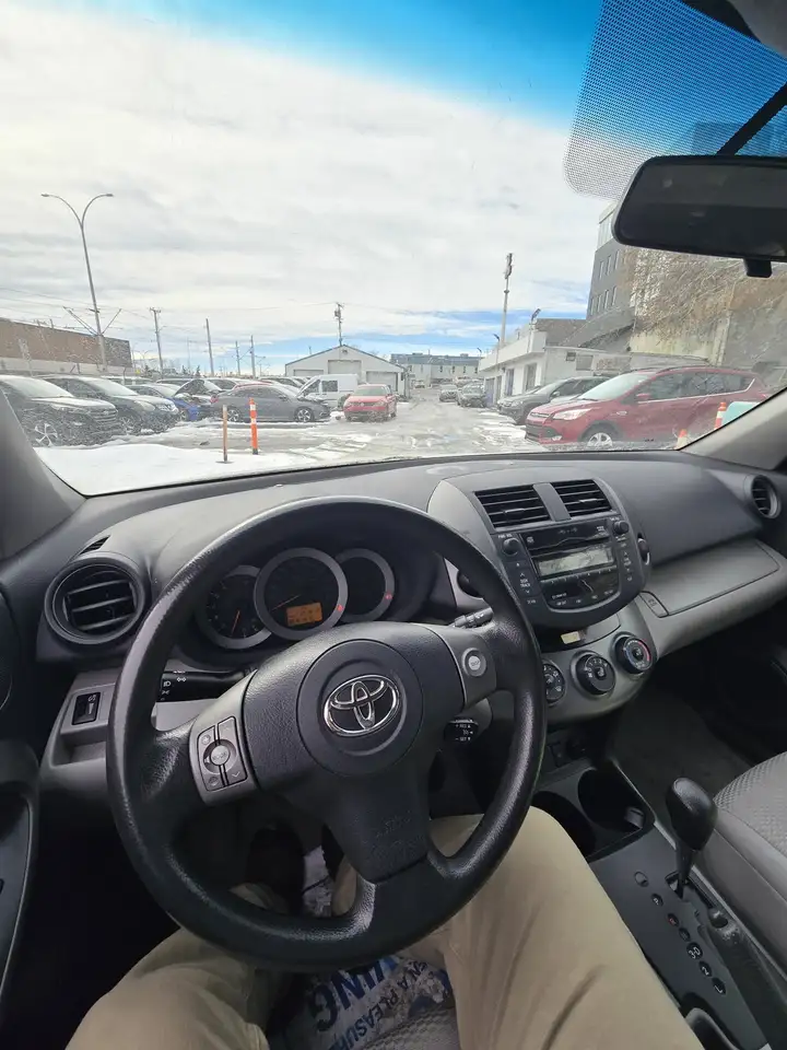 Toyota RAV 4 снимка Toyota RAV 4