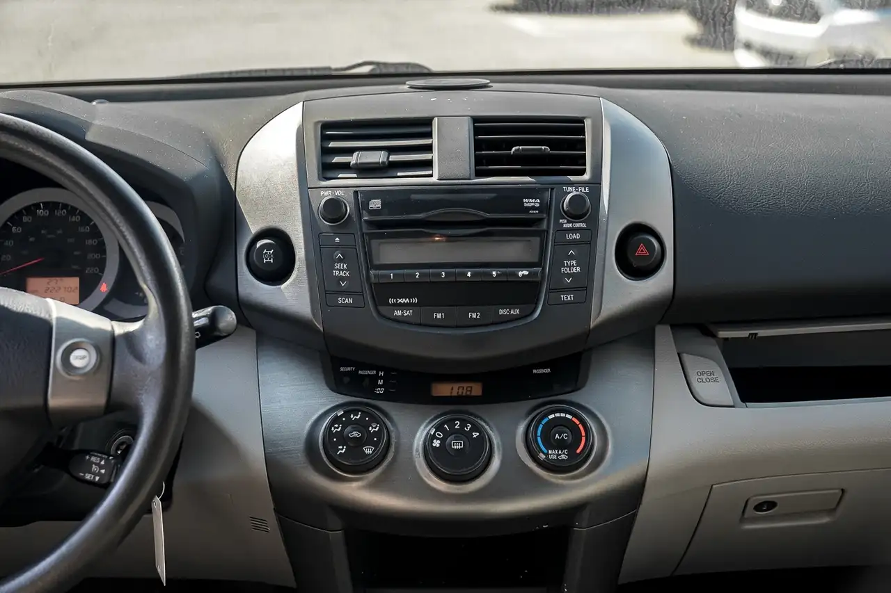 Toyota RAV 4 снимка Toyota RAV 4