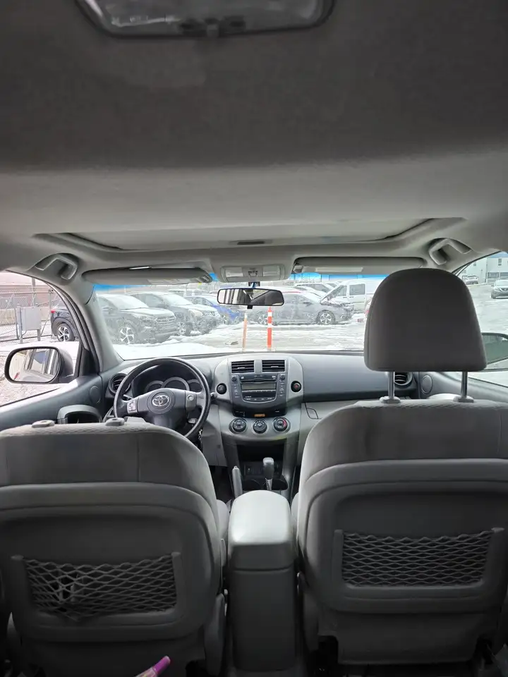 Toyota RAV 4 снимка Toyota RAV 4
