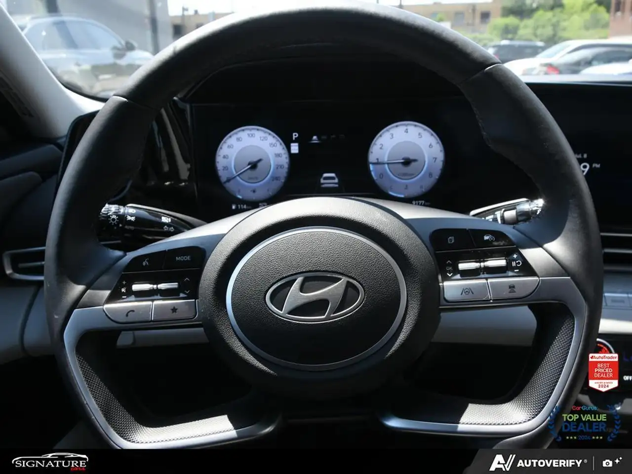Hyundai ELANTRA fotografie Hyundai ELANTRA