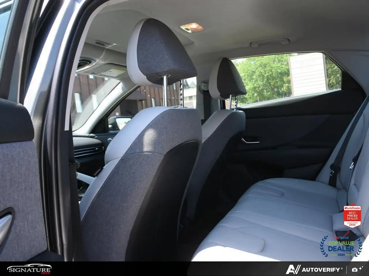 Hyundai ELANTRA fotografie Hyundai ELANTRA